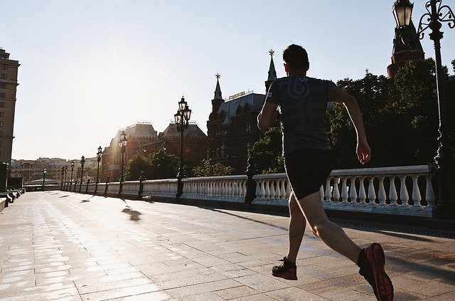 What Are the Benefits and Risks of Running Every Day